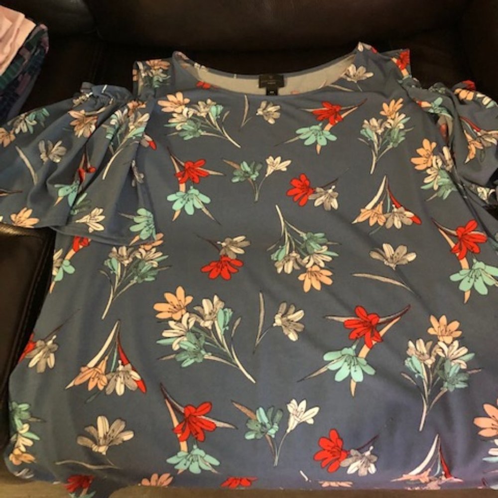 !!!2 for $10!!!Worthington Floral Blouse-size 2X